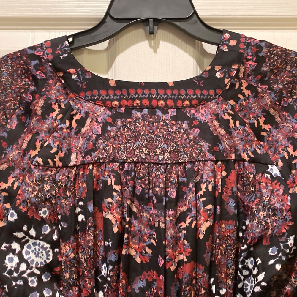 Free People Boho Artsy Multi Back Red Run Free Tunic SZ Med Front Tie Detail - Picture 6 of 15